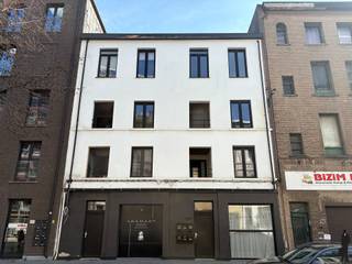 Duplexappartement met zonnig dakterras in het bruisende ZuidGA NAAR WWW.DEBOERENPARTNERS.BE OM RECHTSTREEKS UW ONLINE AFSPRAAK IN TE PLANNENIn het...