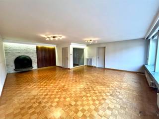 Welcome to this charming apartment in the vibrant heart of Dendermonde! This pleasant apartment enjoys an excellent central location, in the middle...