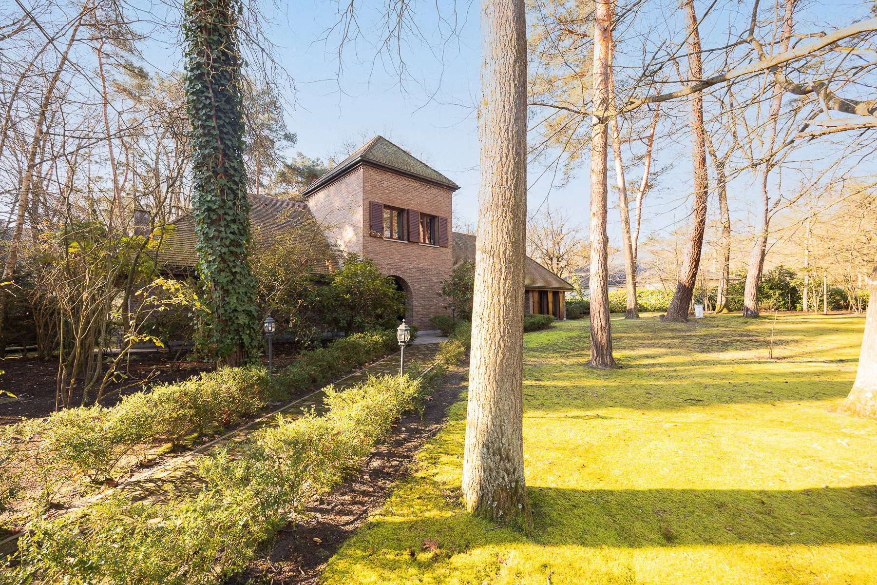Zéér ruime villa op 3.014m² omgeven door groen - foto 5
