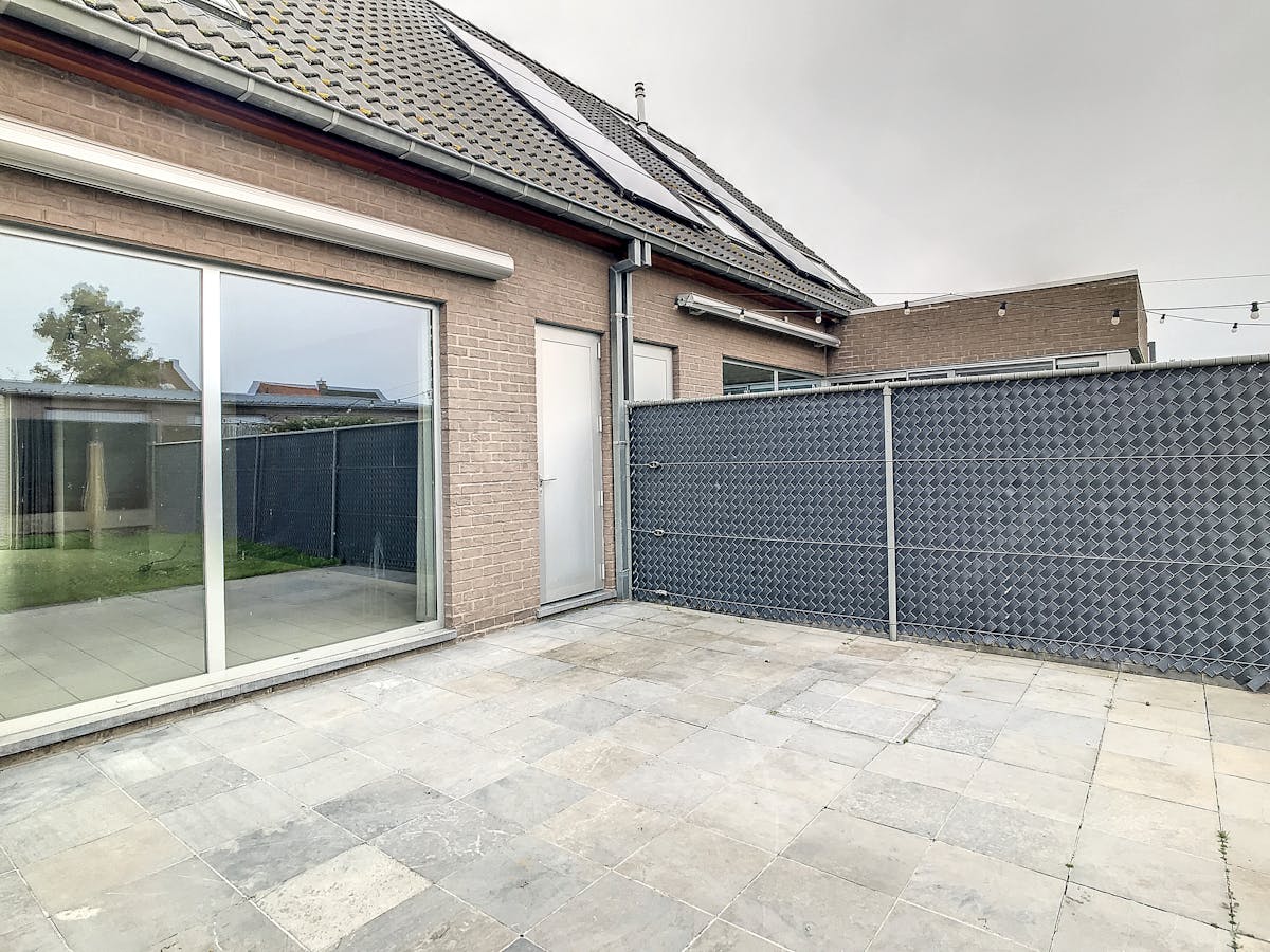 Woning met 3 slaapkamers en garage in Beveren-aan-de-Ijzer - foto 4