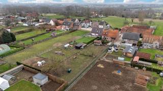 Voor meer info of een bezoek, bel 02 884 23 25 - Topo - Immo biedt u deze prachtige instapklare woning op een perceel van 15a44ca. Bij...