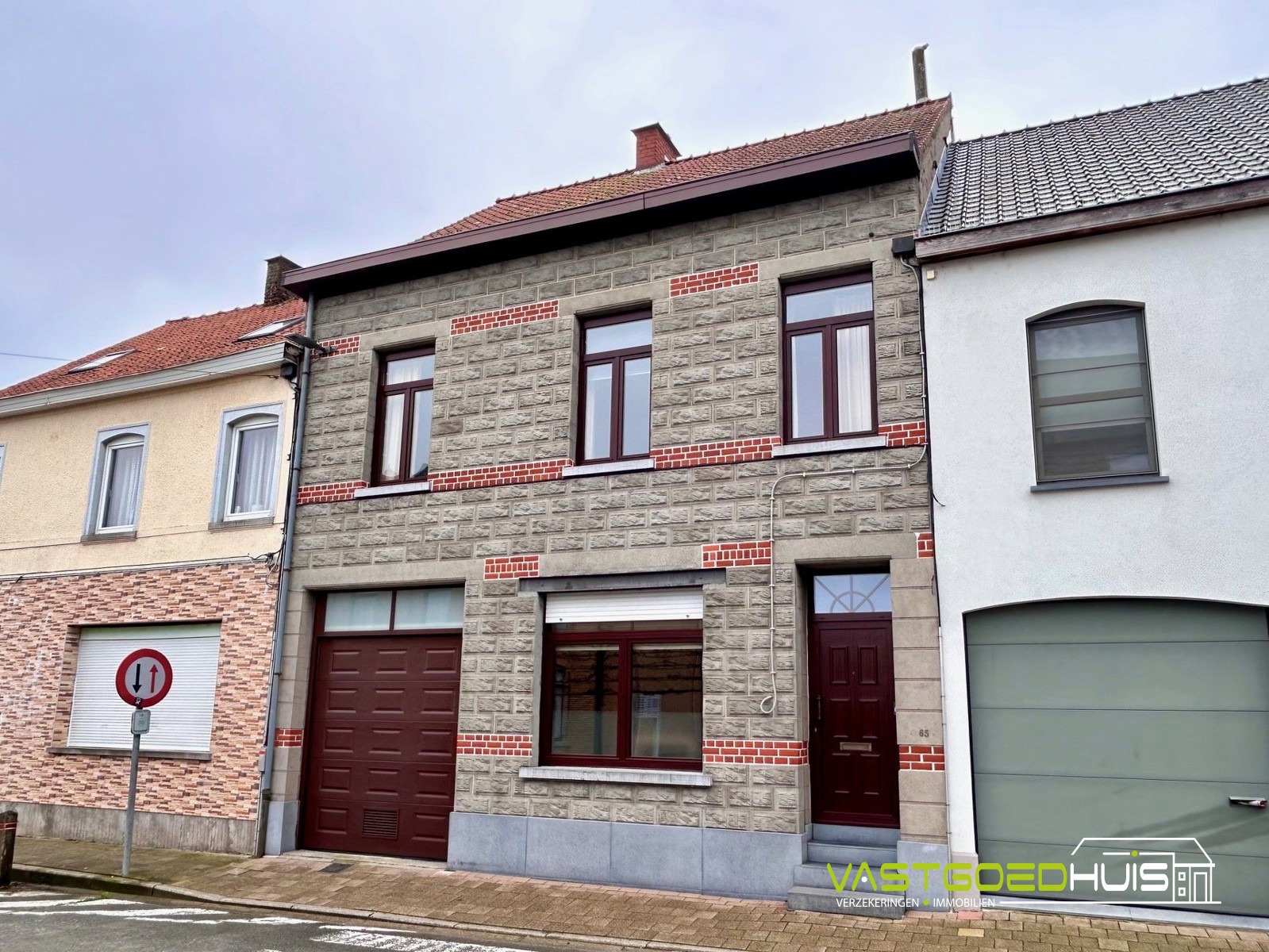 Ruime gezinswoning met garage en tuin - foto 2