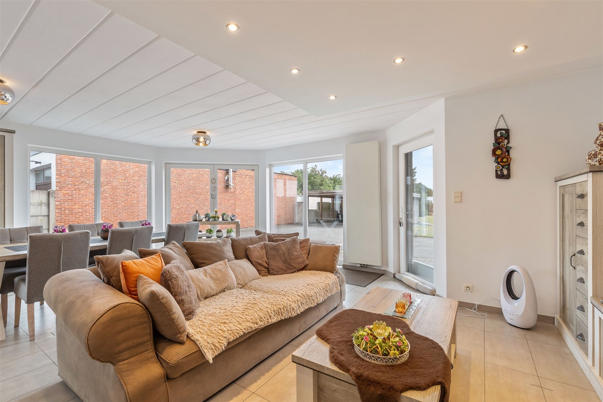 PERFECT ONDERHOUDEN GELIJKVLOERS APPARTEMENT MET 2 SLAAPKAMERS EN RUIME TUIN MET CARPORT EN BERGING TE HEUSDEN - foto 5