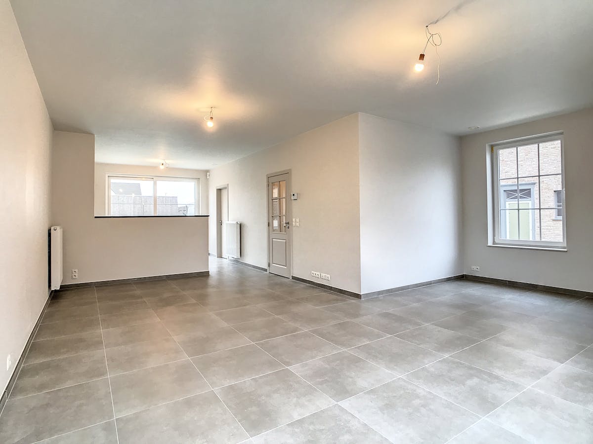 Recente woning met 3 kamers, tuin en garage in Poperinge - foto 4