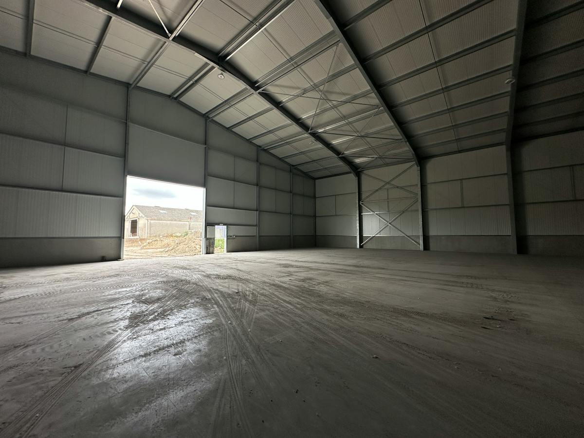 Entrepôt d'environ 2100m² à louer à Poperinge - photo 4