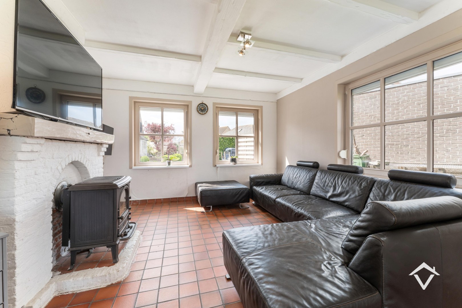 Landelijke gezinswoning met rustige ligging, 3 slaapkamers en een inpandige garage - foto 5