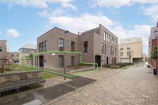 Algemeen:Dit energiezuinig gelijkvloersappartement is gebouwd in 2020 en afgewerkt met hoogwaardige materialen. Het beschikt over een privatieve...