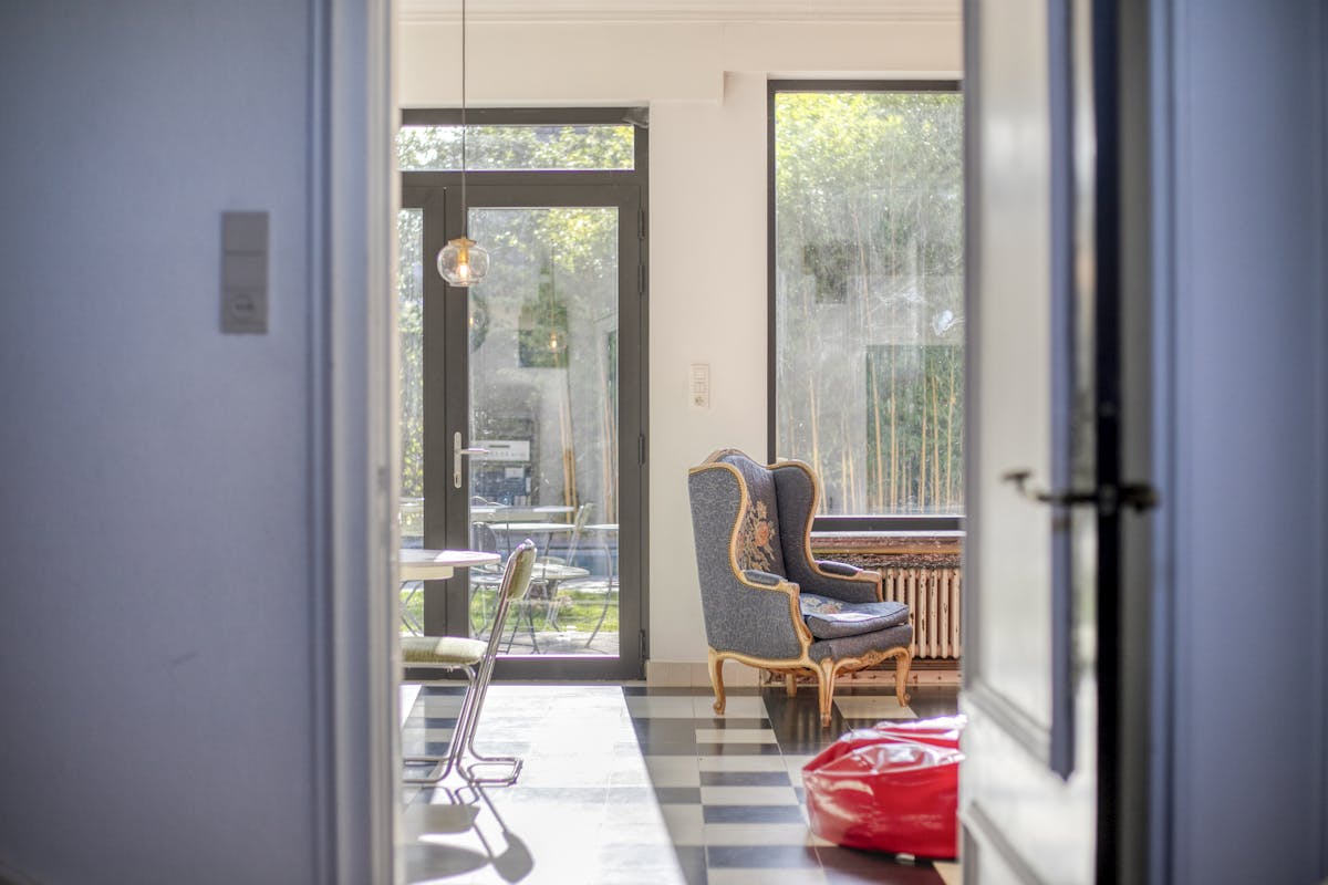 Architect house with 6 bedrooms for sale in Zedelgem - photo 4