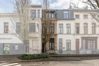 Te koop: charmant huis in Berchem, op wandelafstand van Zurenborg en het station van Berchem.Deze woning ligt op een uitstekende locatie, ideaal voor...