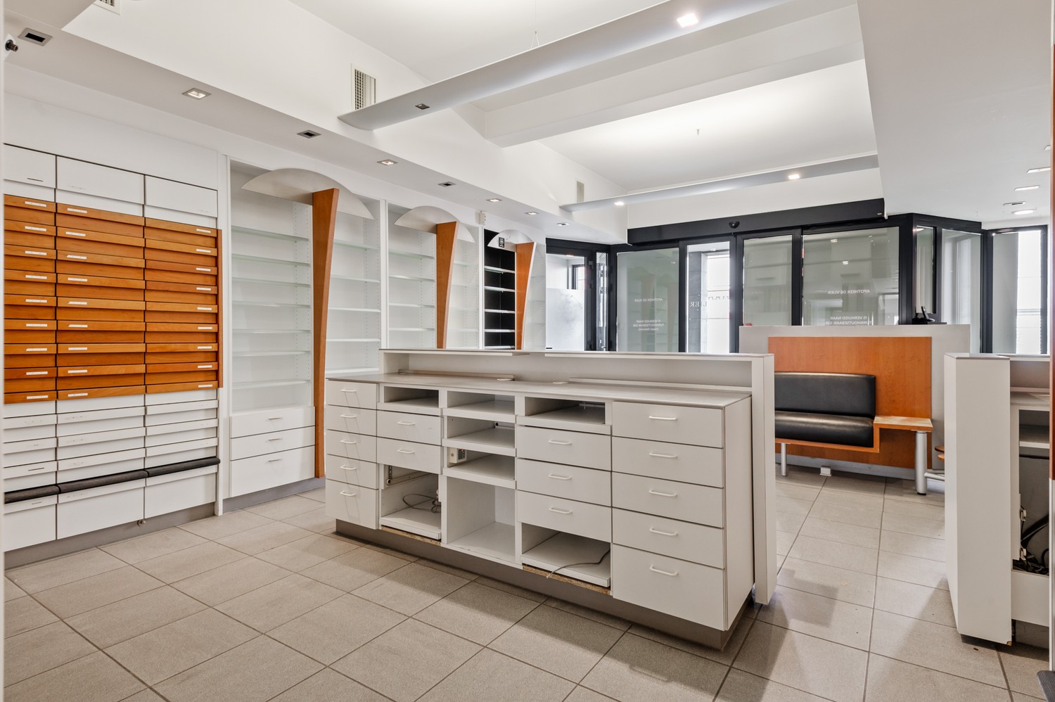 Commercial à vendre à Wijnegem avec 2 chambres - photo 2