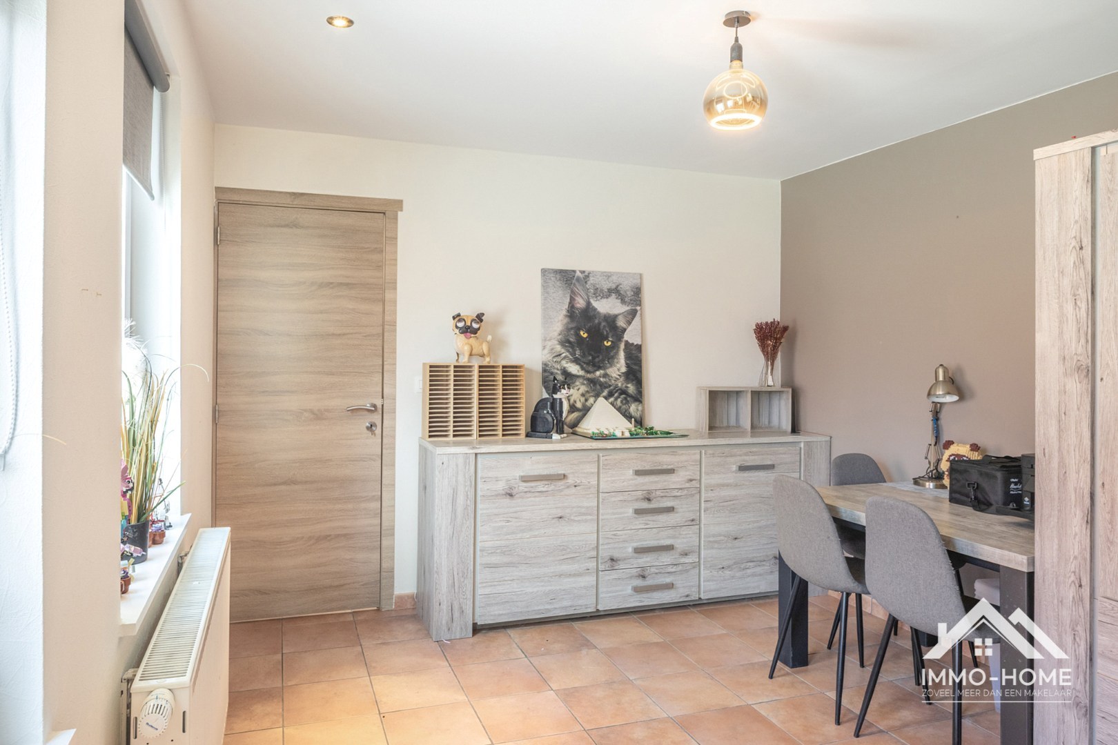Frituur en magazijn met appartement op een topligging! - foto 5