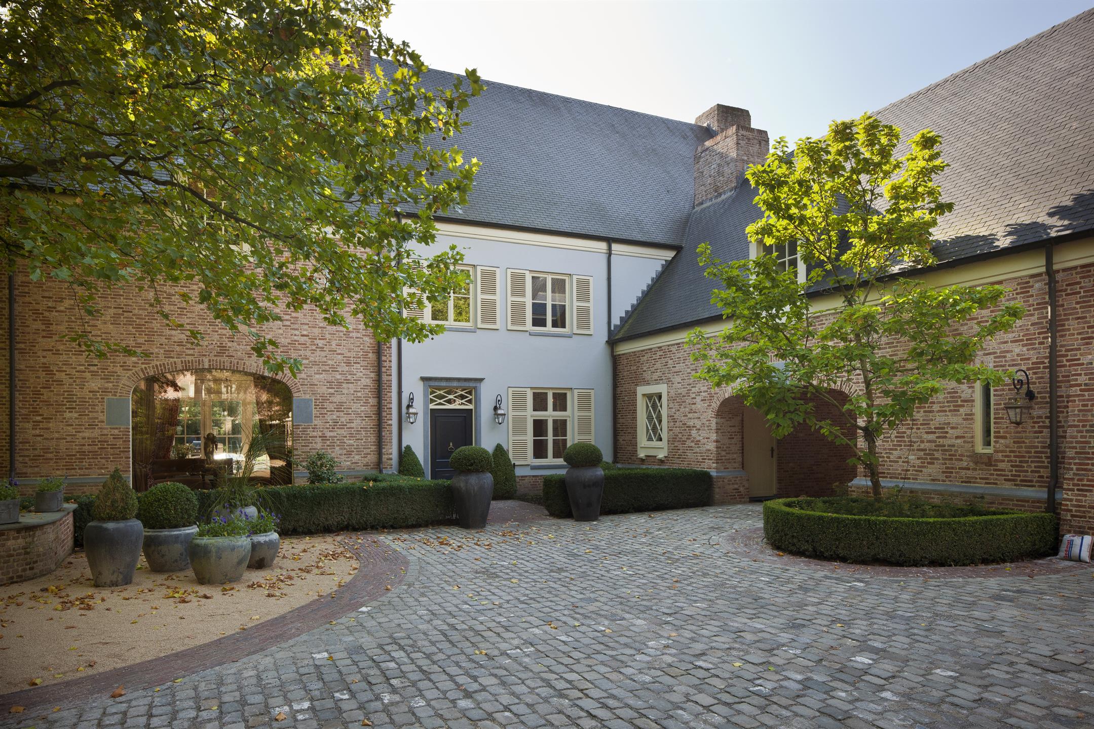 Prachtig afgewerkt landhuis in Engelse stijl met 5 slpks - foto 2