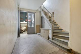 Investment property to renovate for sale in Anderlecht, consisting of one apartment (81 m²), one duplex apartment (129 m²) and office spaces on...
