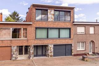 Ideaal gelegen gezinswoning met achterliggend magazijn en tuin. In de buurt van het Fort van Kessel en het provinciaal domein Kesselse Heide. Kort...