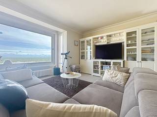 Dit moderne appartement met prachtig zeezicht is gelegen op de derde verdieping (met lift) van een rustige en goed onderhouden residentie te...