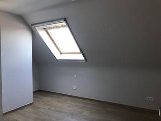 Duplex appartement te huur met garage en moderne voorzieningenDit instapklaar duplex appartement combineert comfort, energiezuinig wonen en een...