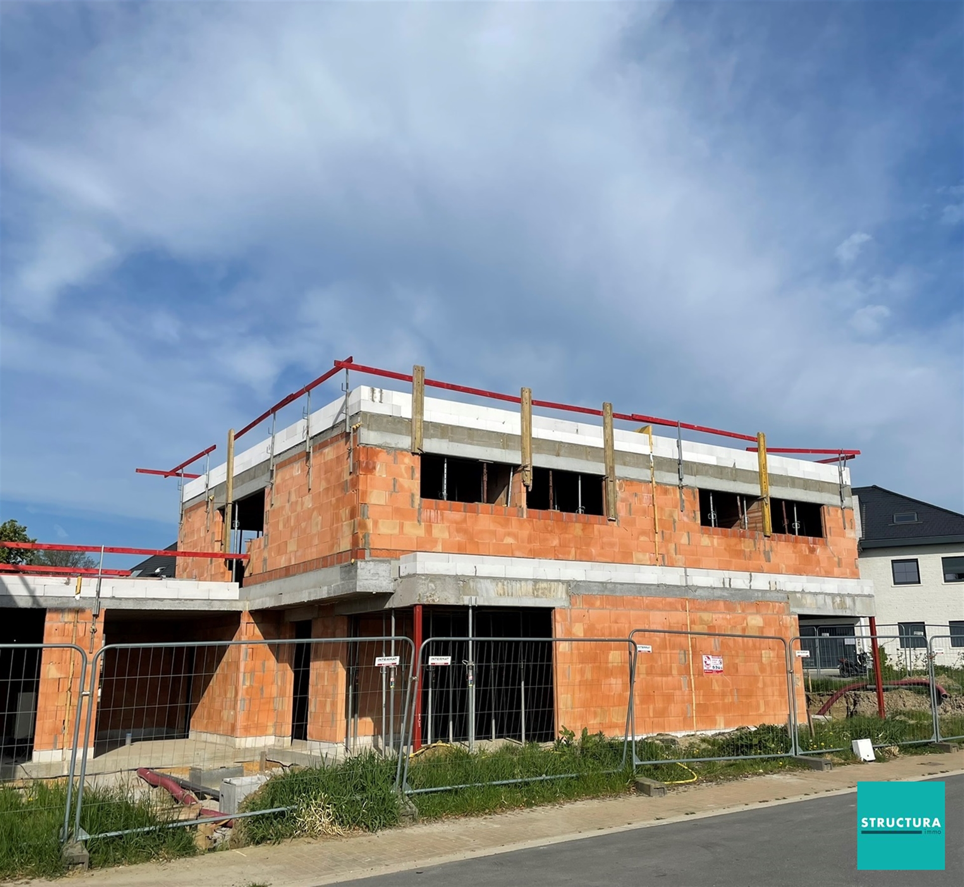 Nieuwbouwwoning in een rustige verkaveling - foto 2