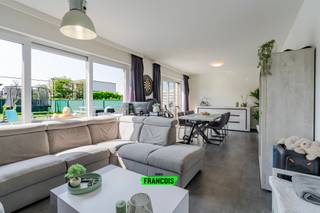 Ben je op zoek naar een instapklare, moderne woning met een vleugje vakantiegevoel? ✨ Welkom in deze prachtige halfopen bebouwing uit 2015,...