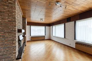 Renovatieproject met visieGroene en rustige liggingRuim perceel met potentieelVolledig naar eigen smaak in te richten...