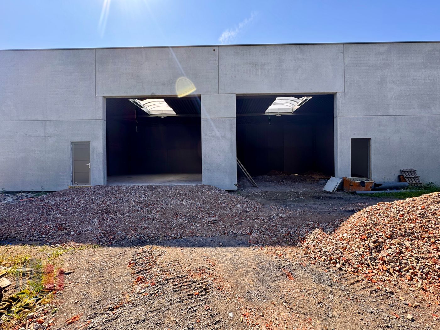 Nieuwbouw KMO-unit van 256 m² te koop! - foto 2