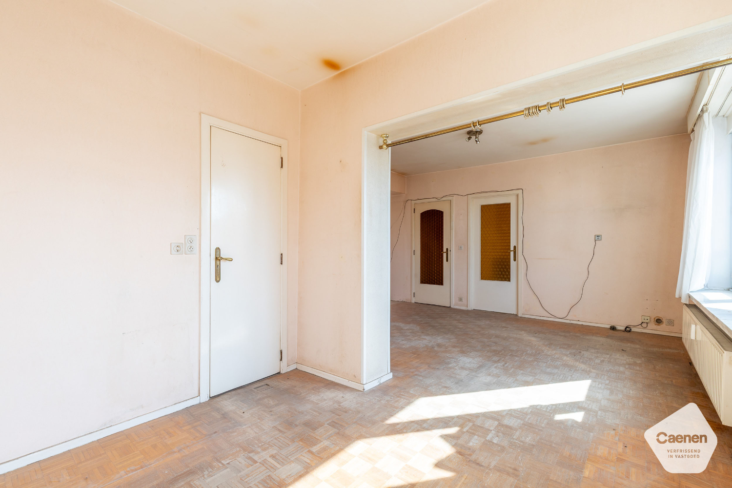 Volledig te renoveren appartement met slaaphoek en tal van mogelijkheden - foto 5
