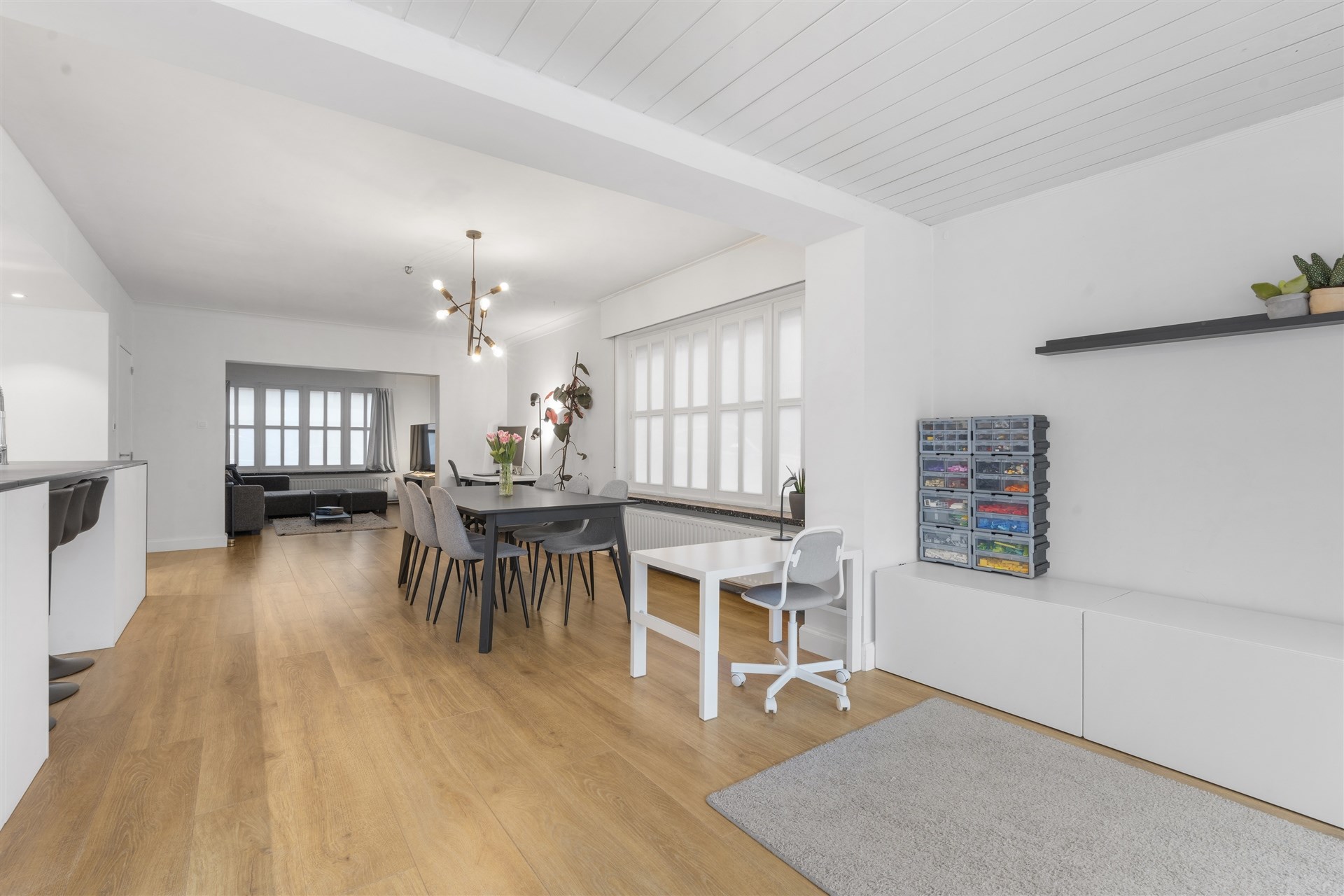 Karaktervolle woning met 5 slaapkamers en loods te Wetteren - foto 2