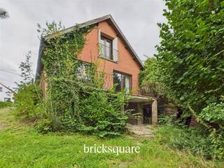 GENVAL - Ontdek op een steenworp afstand van het meer van Genval en het winkelcentrum Mazerine, in een rustige, aangename straat, deze...