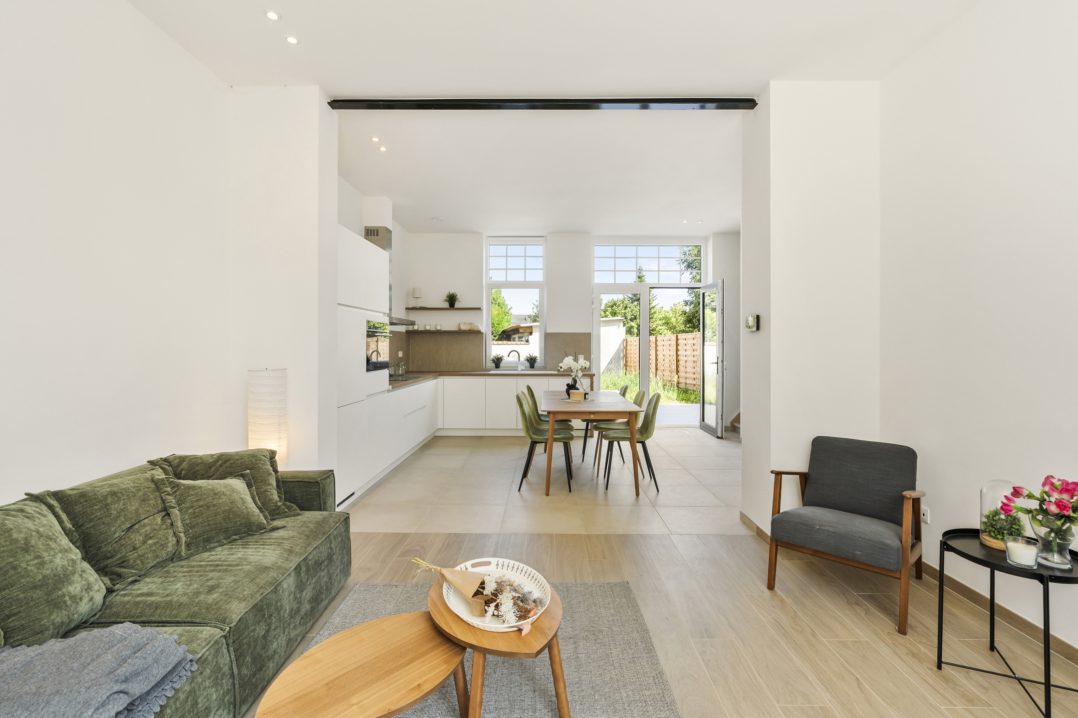 Mooi GERENOVEERDE WONING met 5 SLK en TERRAS + tuin. - foto 1