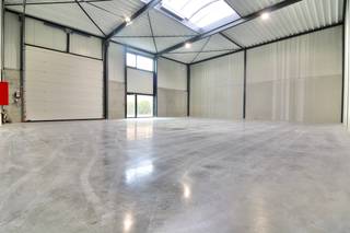 Nieuwbouw bedrijfsgebouw van 215 m2 met 1 privatieve parkeerplaats voor 1.075 EUR/mnd excl BTW Ontdek uw nieuwe bedrijfslocatie nabij...