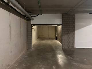 Een felbegeerde parkeerplaats in de drukke badstad gezocht? Wij bieden u de toegang aan tot het volledig afgesloten garagecomplex.Het betreft hier...