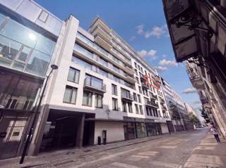 <p><span>Located in Brussels’ prestigious European Quarter, this high-quality furnished apartment in the Park Avenue Residence, Handelsstraat 80, offers an excellent combination of comfort, quality and a prime location. Completed in 2019, the residence features high-quality finishes, a badge access system and excellent security. The apartment is situated on the fifth floor, offers a gross living area of 67 m², and the building has two lifts. It comprises an entrance hall with a separate guest toilet, a pleasant living area with a high-quality open-plan kitchen, a spacious bedroom with an adjoining bathroom, and a practical storage room with connections for a washing machine and tumble dryer. Numerous built-in cupboards provide ample additional storage space. The living area opens onto a south-east-facing terrace. The apartment is sold fully furnished and is currently professionally rented through Rentmore to business professionals and expatriates working in the European Quarter, making it particularly attractive as an investment. Thanks to the aluminium double glazing and recent construction, the apartment has an EPC rating of B (87 kWh/m²/year). The electrical installation is compliant until 2044, and the recent construction ensures low monthly common charges. The cadastral income is €1,289. An excellent opportunity to acquire high-quality property in a strategic location close to the European institutions and international companies. For more information, please contact Frederik at </span><span>frederik@immo-time.be</span></p>