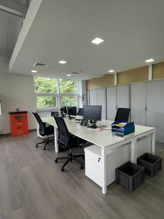 Fantastisch gelegen kantoorruimte met een oppervlakte van +/- 555 m² te huur op slechts 500 m van de oprit R0 en E19. Het kantoor in het...