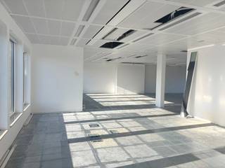 Strategically located near exit 10 of the Brussels Ring, this prestigious office building benefits from excellent visibility and accessibility.The...