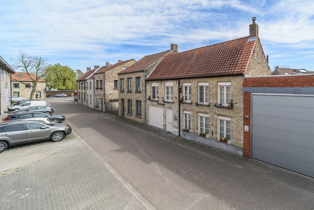 Charmante woning met garage te huur in Veurne - foto 1