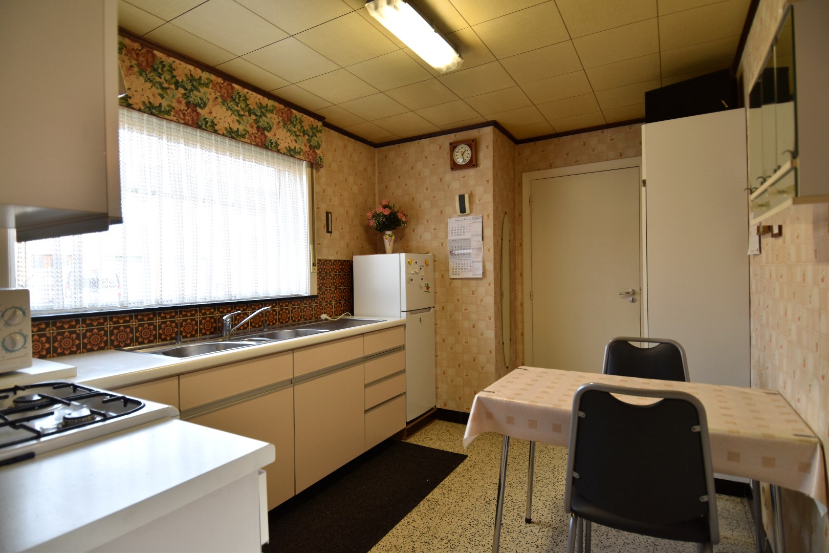 Gezellige woning met 3 slaapkamers, zonnige tuin en 2 garages te koop in Gullegem - foto 3