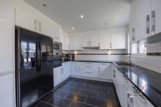 Ben je op zoek naar een stijlvol huis in Mechelen? Stop met zoeken! Dit prachtige huis in de Blokhuisstraat 33 heeft alles wat je nodig hebt...