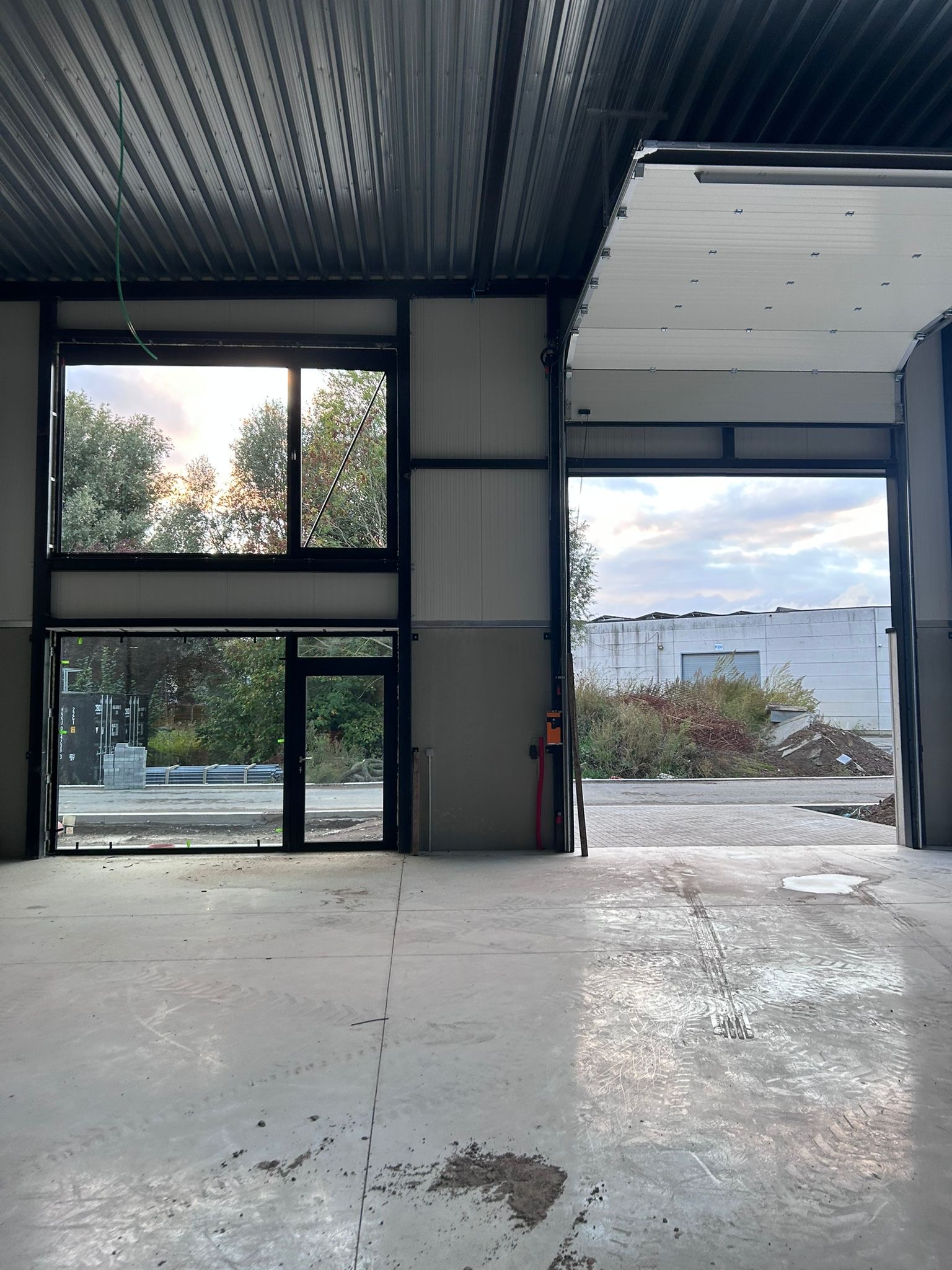 Bedrijfsunit te huur in Elverdinge – 158 m² met 3 parkings - foto 4