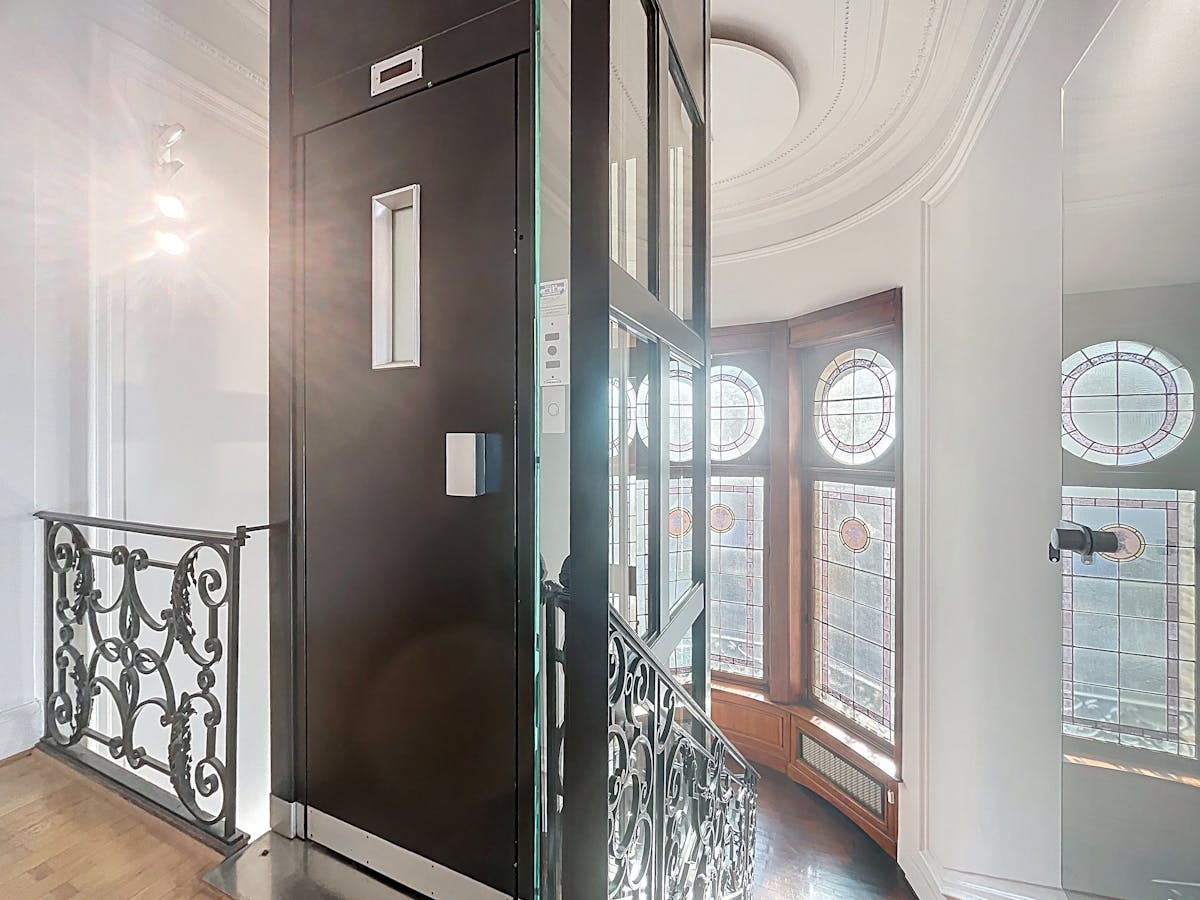 Characterful office (170 m²) in stately mansion in Brussels - photo 5