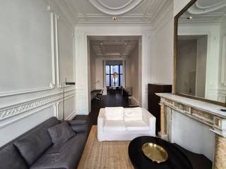 In Brussel, Minimenstraat 54, ontdekt u dit charmante sousplex-appartement van 117 m² (volgens EPC), gelegen in een goed onderhouden gebouw...