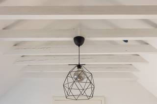 Wonen in het midden van Duffel met véél daglicht? Check. Niets meer te verbouwen? Check. Authentieke elementen? Check. Lees snel meer over dit...