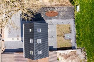 Triplex + 2 places de parking + jardin privatif + espaces communs.Triplex de standing de 123 m² habitables, entièrement rénové, situé dans l’ancien...