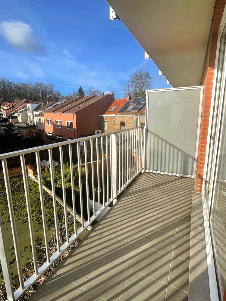 Deels gemeubelde studio met zonnig terras - foto 5