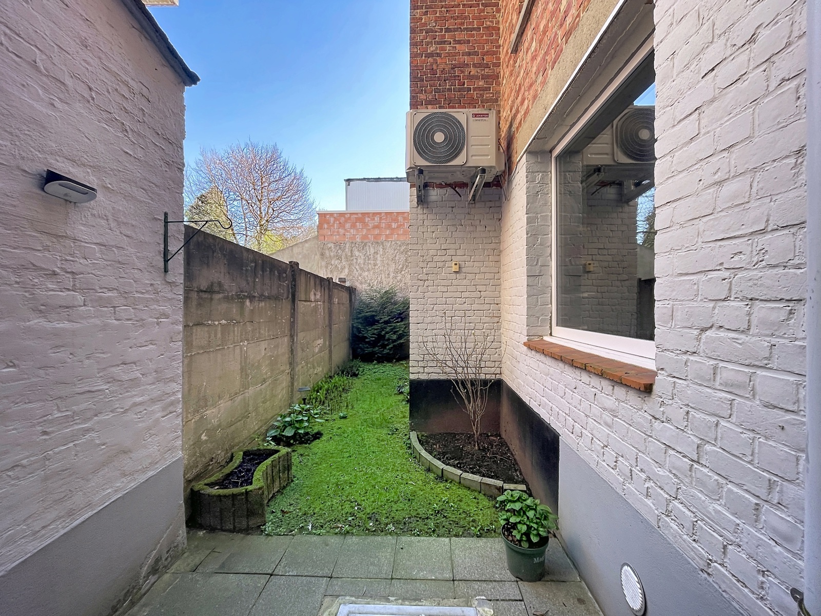 Opbrengsteigendom met 2 app'ten - 3 garages - foto 3