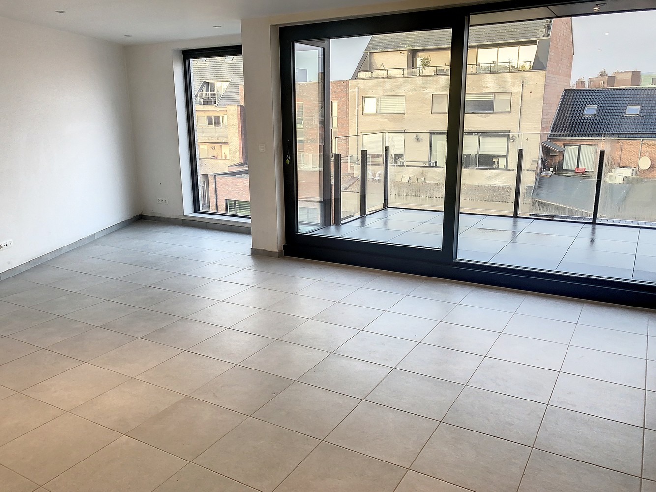 Modern nieuwbouwappartement met ruim terras, autostaanplaats en kelderberging! - foto 5