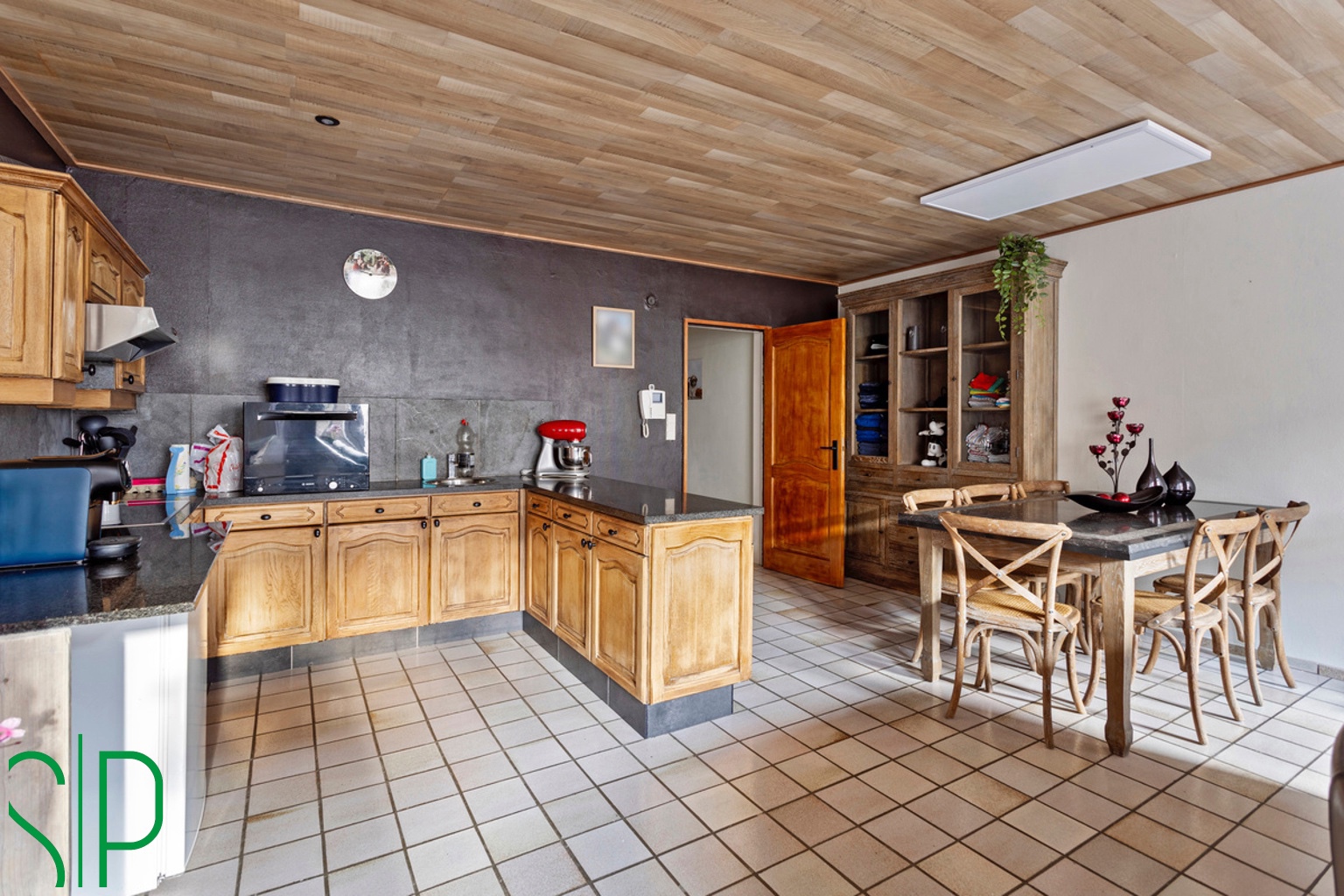 Appartement met 2 slaapkamers en terras in hartje Geel.  - foto 5