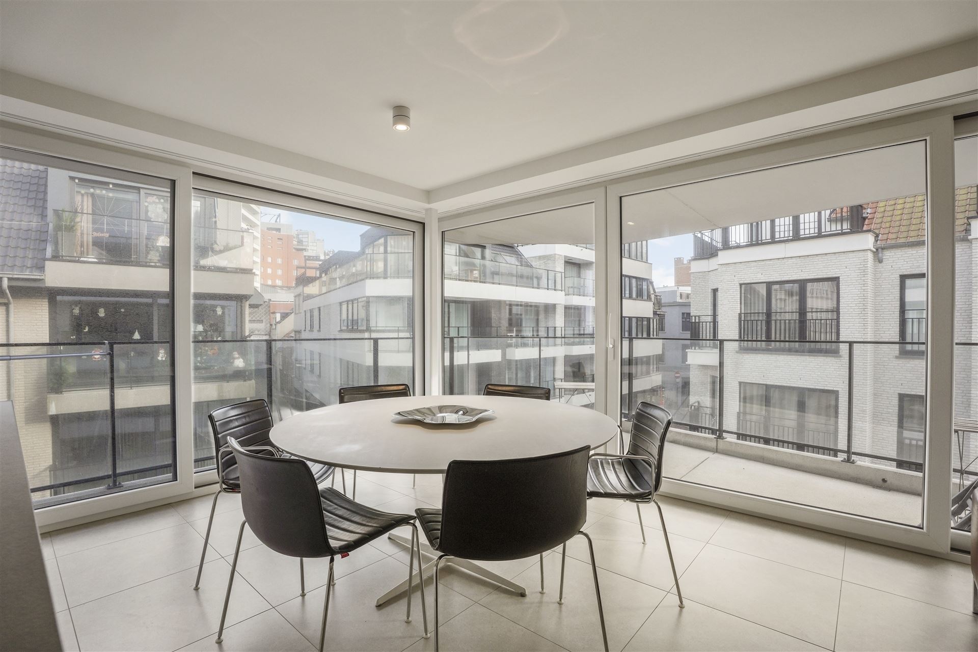 INSTAPKLAAR / RECENT GEBOUW  - foto 2