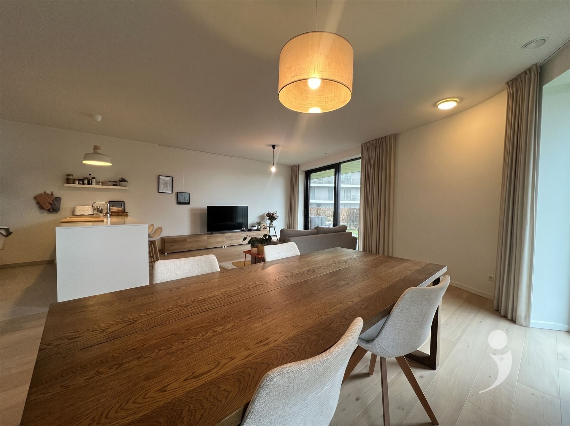 Ruim en lichtrijk 2-slaapkamerappartement - foto 4
