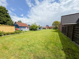 HALFOPEN BEBOUWING met VEEL POTENTIEEL, gelegen op een RUSTIGE LOCATIE te Kruisem en voorzien van een MOOIE GRONDOPPERVLAKTE van ca. 1.068 m²...