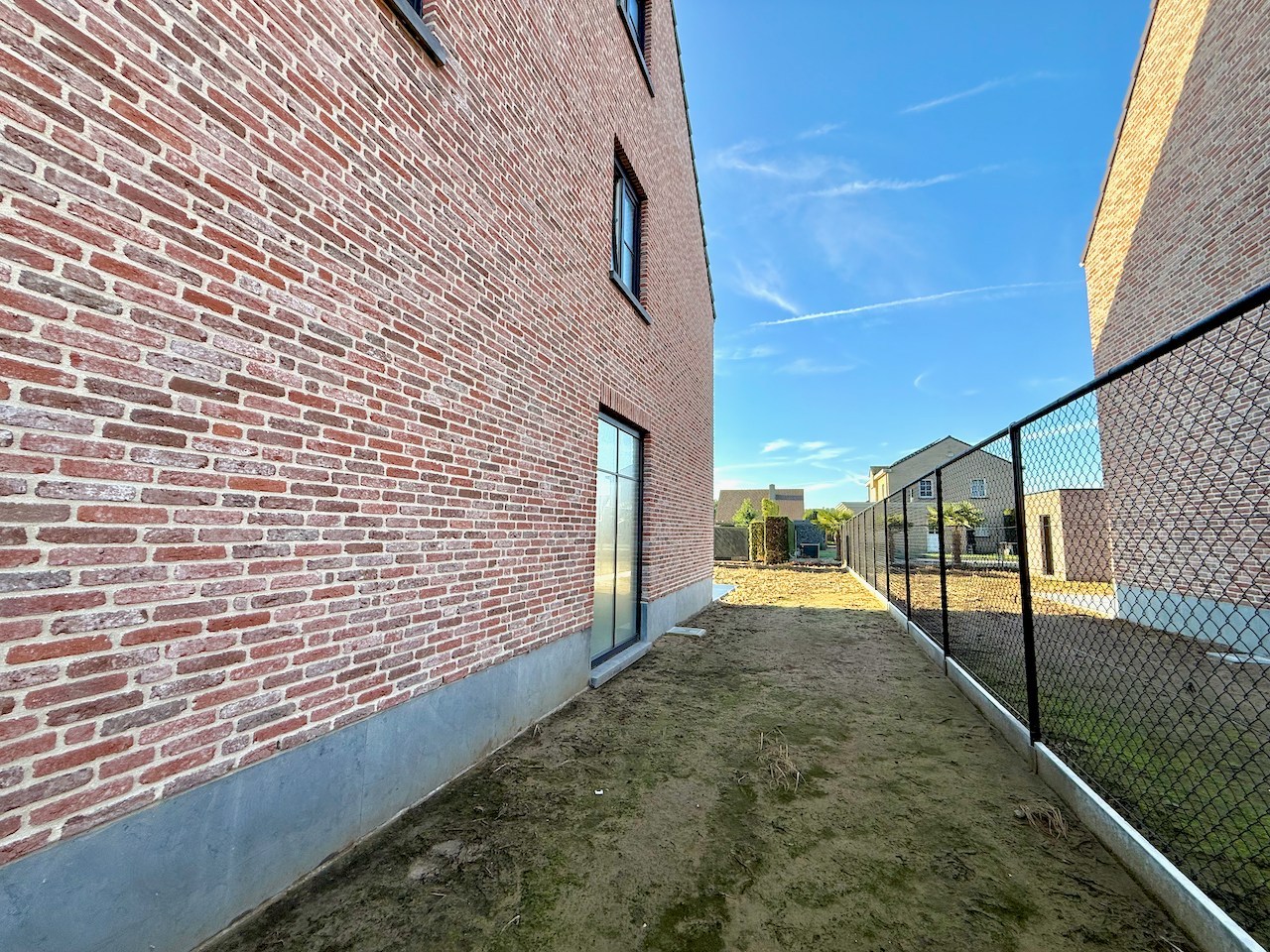 Nieuwbouw met 5 slaapkamers te Oosteeklo ! - foto 4