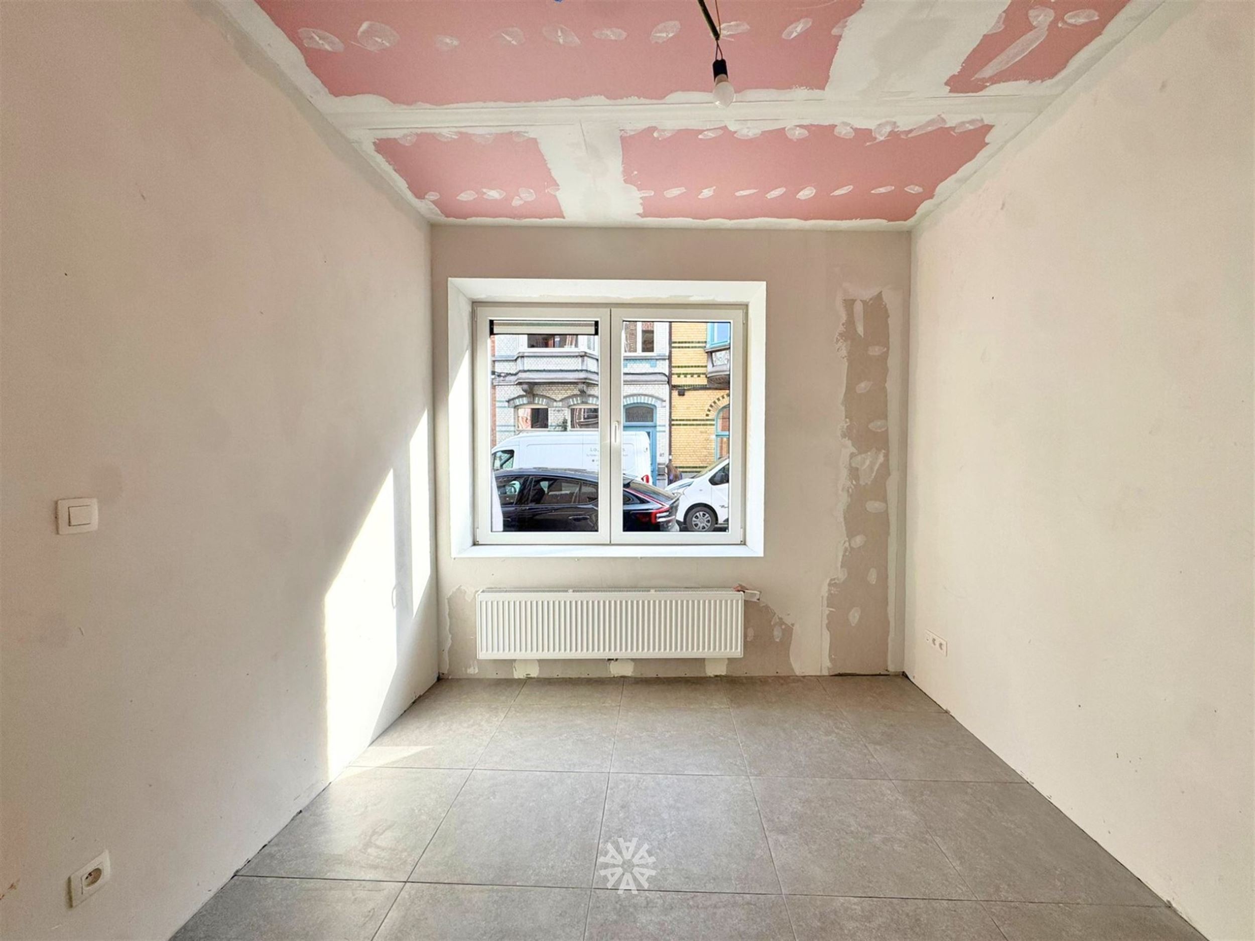 Gerenoveerd handelspand met gezellige binnenkoer te huur in Gent - foto 4